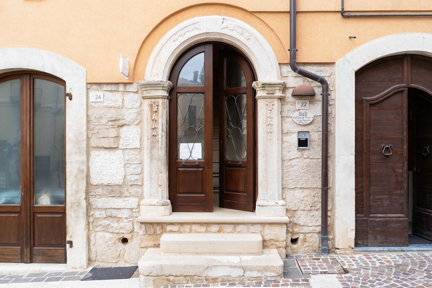 B&B La Casa Di Tocco Tocco da Casauria Exteriör bild